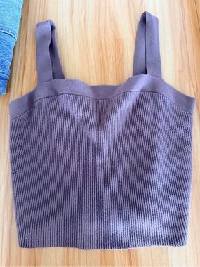 Abercrombie and Fitch Square-Neck Knit Cropped Tank Top
